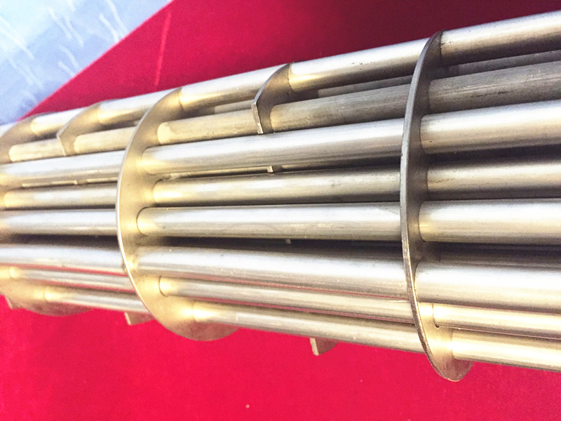 管壳式换热器传热管和导流板