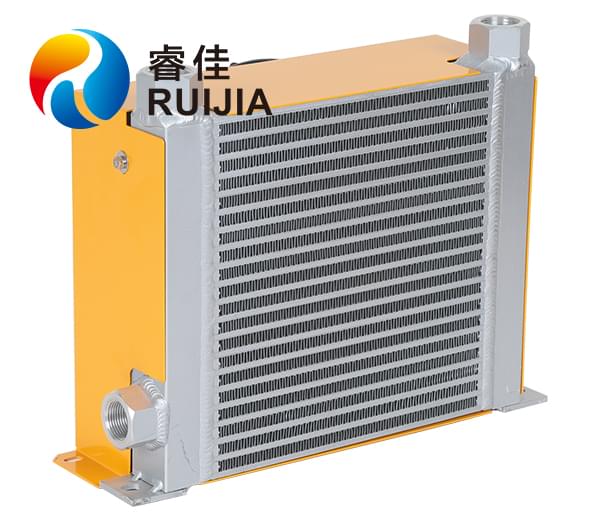 <font color='red'>板翅式风冷却器</font>翅片的作用及其形式有哪些？