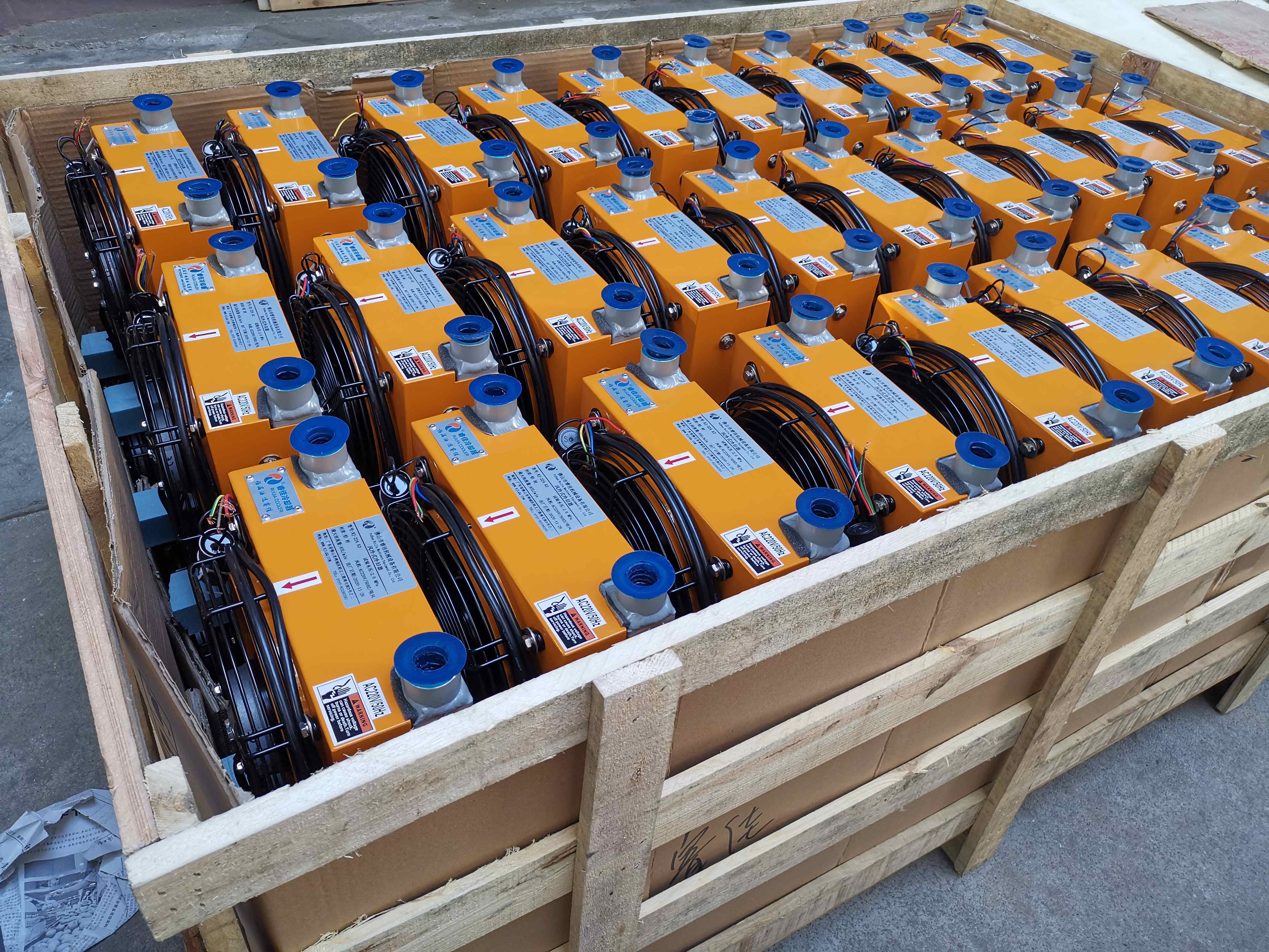 工程机械：<font color='red'>液压风冷却器</font>解决高温难题